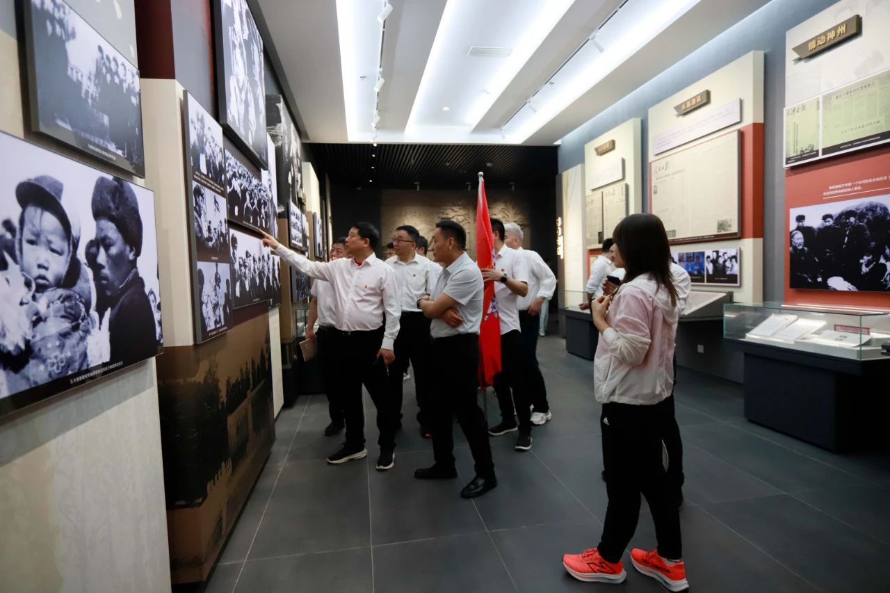 砥礪初心使命，汲取奮進力量丨花花牛乳業(yè)集團黨委組織開展學習“焦裕祿精神”主題黨日活動