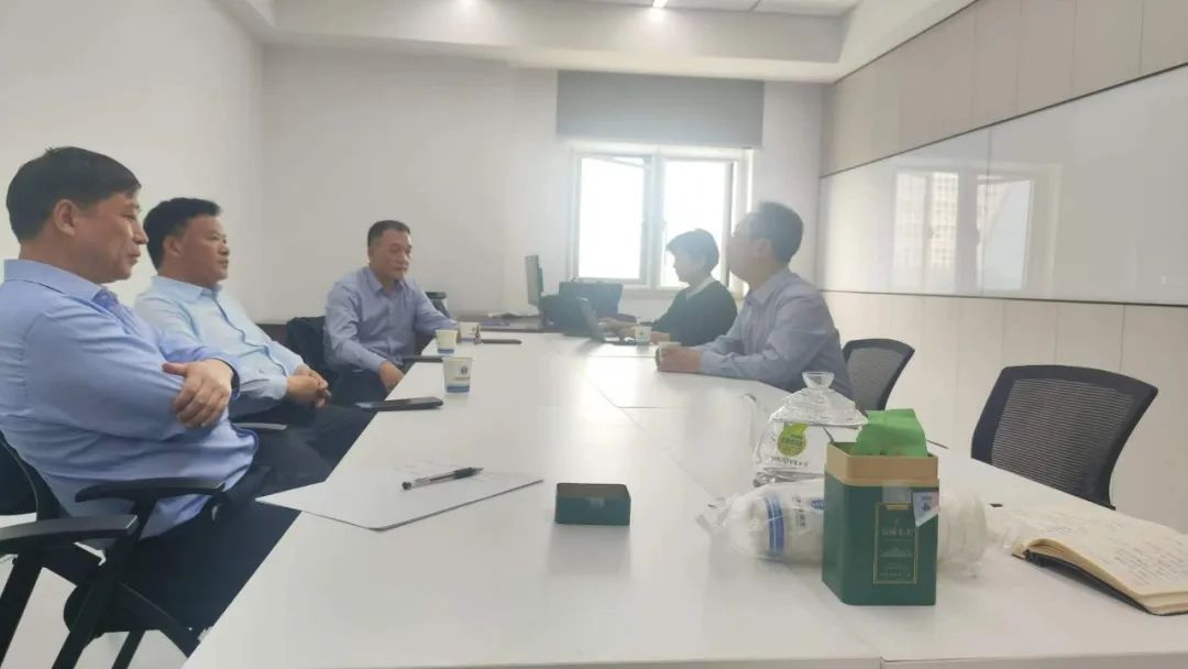 花花牛乳業(yè)集團(tuán)與中原食品實驗室簽訂戰(zhàn)略合作協(xié)議 花花牛乳業(yè)集團(tuán)與中原食品實驗室簽訂戰(zhàn)略合作協(xié)議