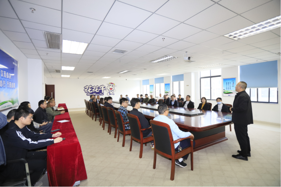 增強(qiáng)消防意識(shí)，筑牢安全底線丨花花牛乳業(yè)集團(tuán)組織消防應(yīng)急演練