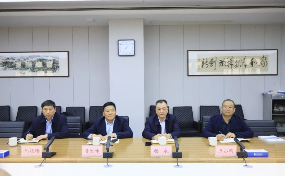 花花牛乳業(yè)集團(tuán)黨委書記、董事長(zhǎng)唐洪峰一行赴中原食品實(shí)驗(yàn)室同中國(guó)工程院院士、中原食品實(shí)驗(yàn)室主任任發(fā)政座談交流