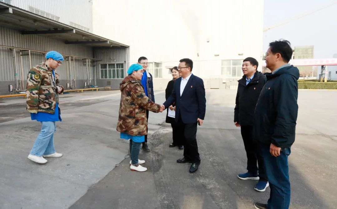 新春慰問送關懷——集團黨委書記、董事長慰問春節(jié)期間堅守崗位的一線職工