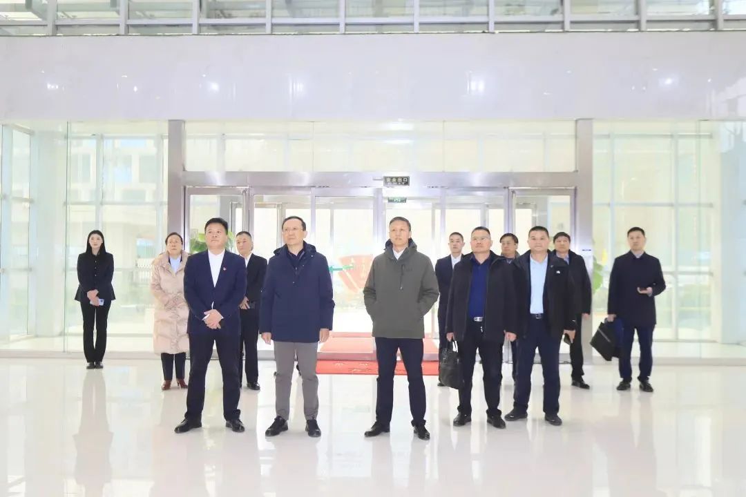 省政府國(guó)資委黨委書記、主任李濤一行到花花牛乳業(yè)集團(tuán)調(diào)研