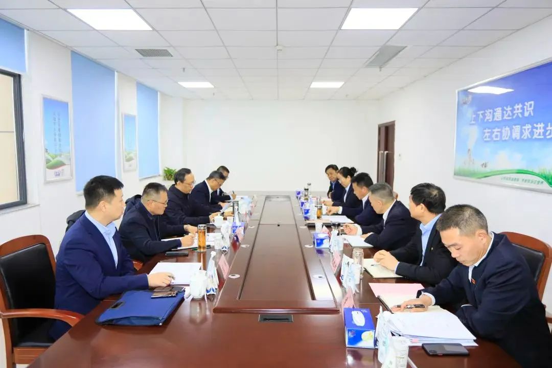 省政府國(guó)資委黨委書記、主任李濤一行到花花牛乳業(yè)集團(tuán)調(diào)研
