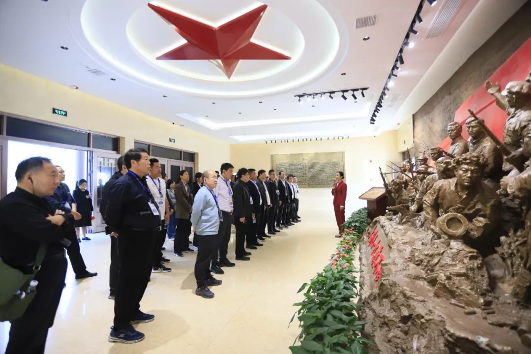 傳承紅色基因·踐行初心使命 | 花花牛乳業(yè)集團(tuán)黨務(wù)干部赴河南大別山干部學(xué)院開展綜合素質(zhì)提升教育培訓(xùn)