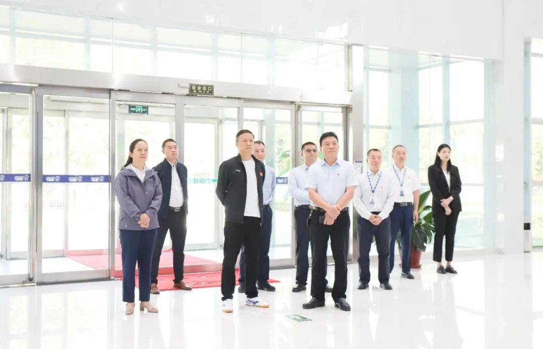 快樂過“雙節(jié)”，安全不放假｜河南農(nóng)投集團黨委書記、董事長李曉寰一行蒞臨花花牛乳業(yè)集團開展“雙節(jié)”安全生產(chǎn)大檢查活動并慰問一線職工、