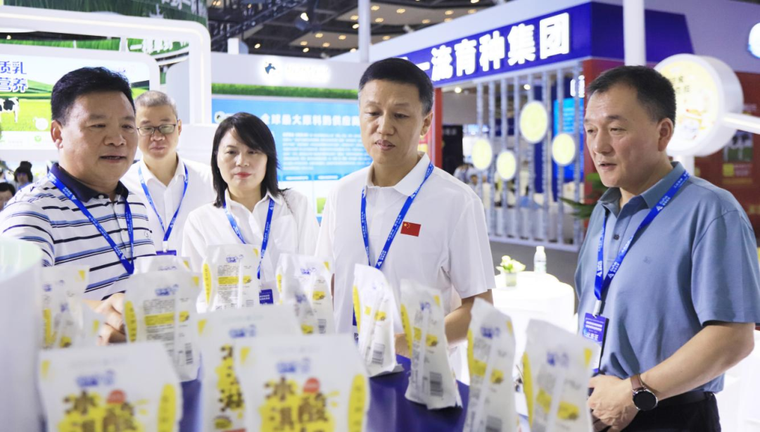 啟航新征程 點亮新賽道丨花花牛乳業(yè)集團參加第十四屆中國奶業(yè)大會暨D20峰會，榮獲“中國乳制品生產(chǎn)企業(yè)現(xiàn)代化等級5A級”評定殊榮