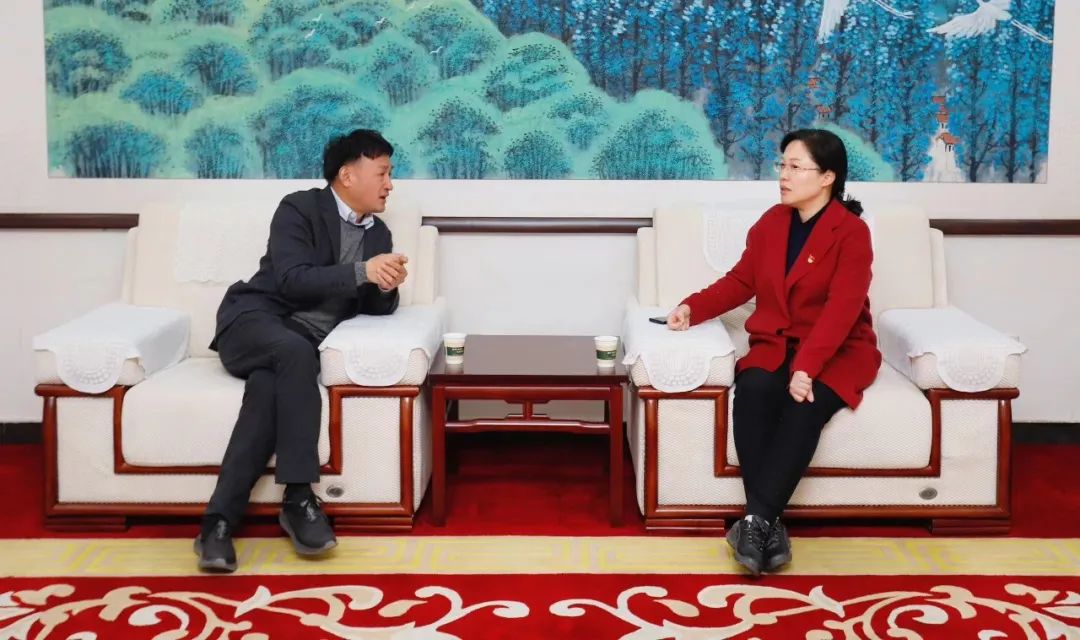 發(fā)揮產(chǎn)業(yè)優(yōu)勢 助力鄉(xiāng)村振興 | 民權縣委副書記、縣長王靜嫻會見關曉彥董事長一行