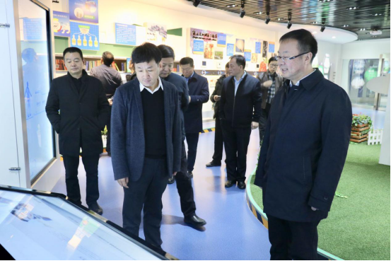 寧夏回族自治區(qū)農(nóng)業(yè)農(nóng)村廳黨組書記、廳長王剛一行蒞臨花花牛乳業(yè)集團調(diào)研