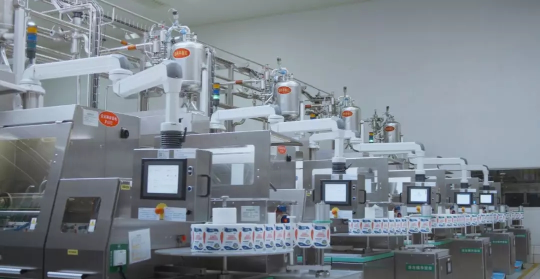 第31屆中原畜牧業(yè)交易博覽會 || 花花牛乳業(yè)集團獲“河南省畜牧行業(yè)——最具影響力品牌”獎