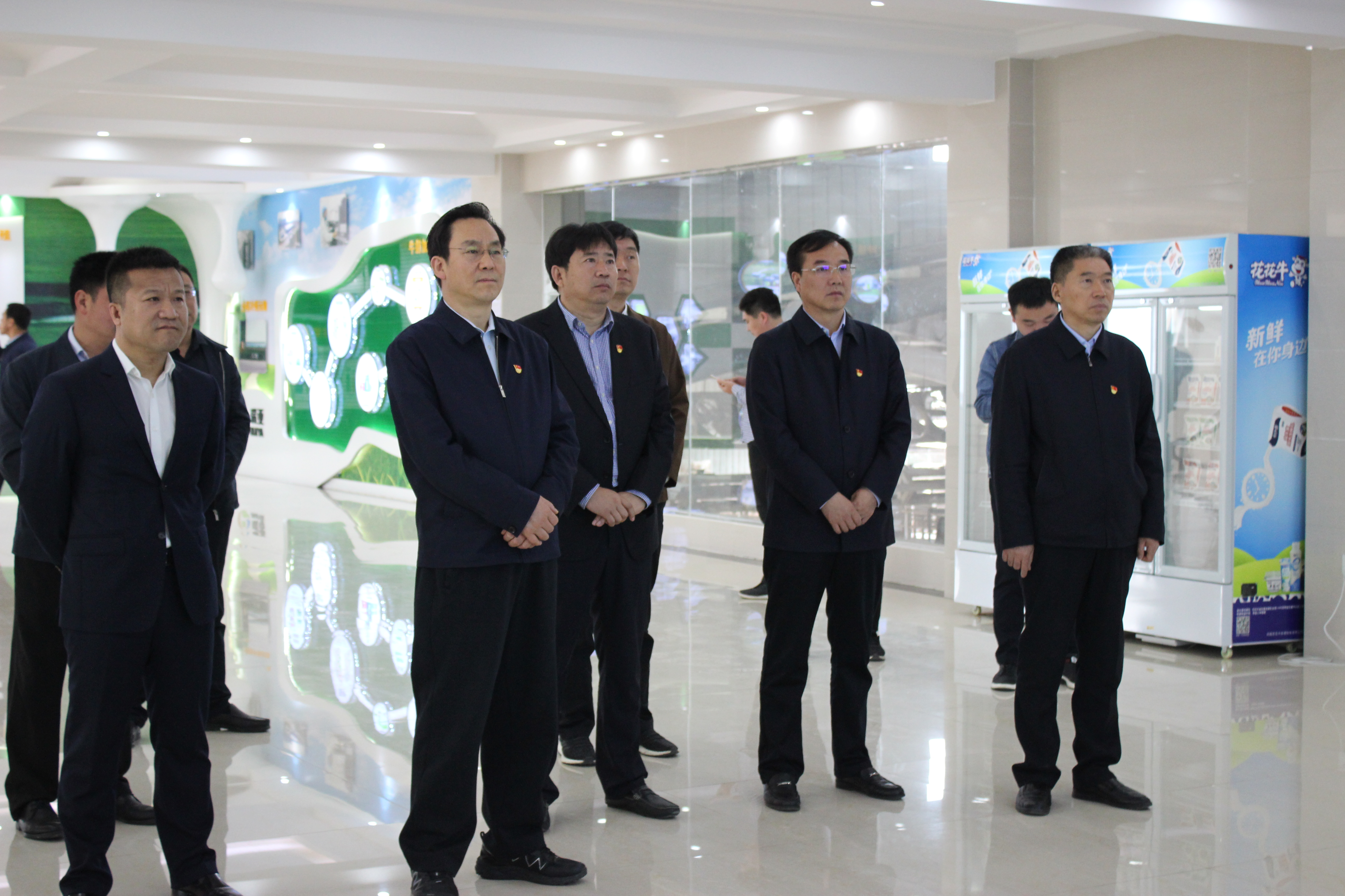 河南省委常委、組織部部長孔昌生 蒞臨河南花花牛集團(tuán)魯山瑞亞牧業(yè)有限公司調(diào)研