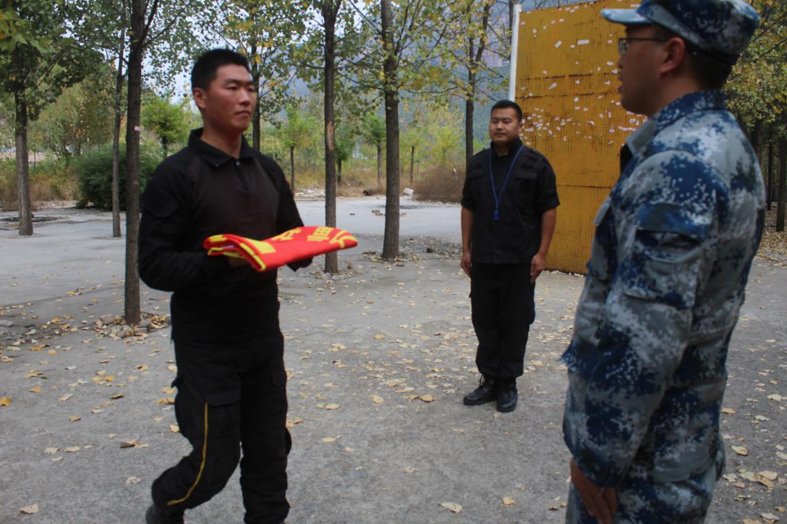 組織開(kāi)展戶外拓展訓(xùn)練活動(dòng) 組織開(kāi)展戶外拓展訓(xùn)練活動(dòng)