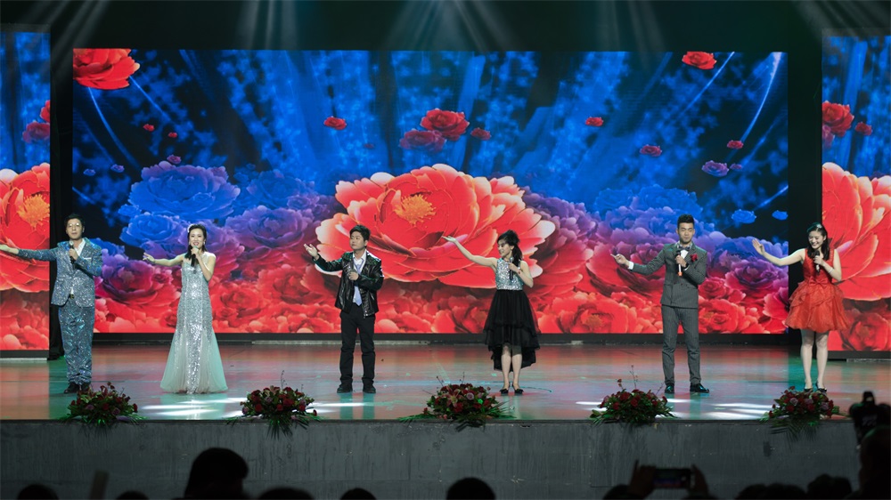 “不忘初心、聚力前行” 花花牛集團2018迎新春聯(lián)歡會隆重舉行