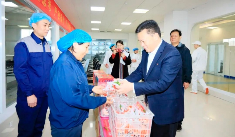 新春慰問送關(guān)懷——集團(tuán)黨委書記、董事長慰問春節(jié)期間堅(jiān)守崗位的一線職工